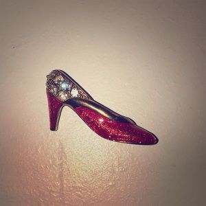 Red sparkley glass slipper pin